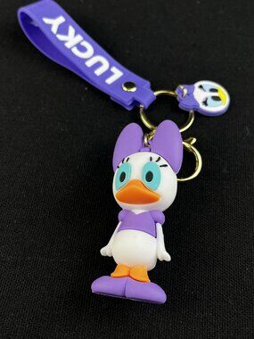 Classic cartoon Daisy keychain pendant